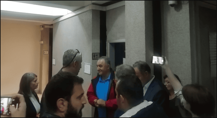 MİT Bilgileri İddiasıyla Duayen Gazeteci Az Önce Tutuklandı