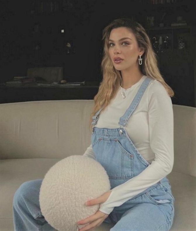 İkizlerini Kucağına Almak İçin Gün Sayan Yasemin Şefkatli’den Endişelendiren Post