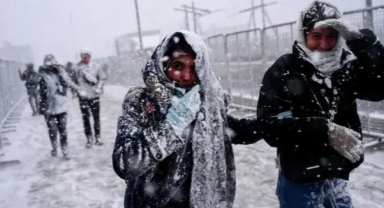 Pazartesi Günü Okullar Açılacak mı?