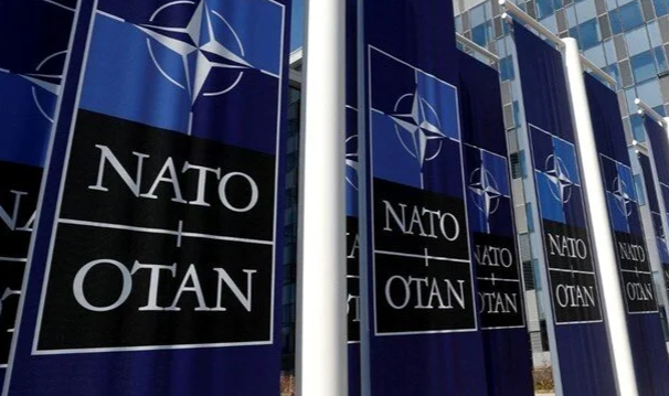 İsveç ve Finlandiya NATO'ya resmen başvurdu