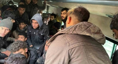 53 kaçak göçmen Hatay'da yakalandı