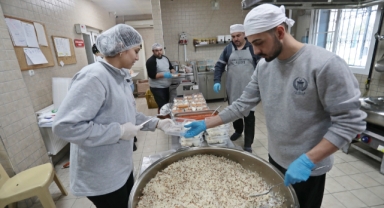 AKHİSAR BELEDİYESİ AŞEVİ, İHTİYAÇ SAHİBİ VATANDAŞLARIN YANINDA