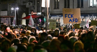 Almanya'da aşırı sağa karşı dev gösteri