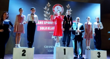 Antalya Muratpaşa'ya 15 madalyayla döndüler 