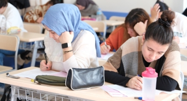 AYDIN BÜYÜKŞEHİR BELEDİYESİ MEMUR ADAYLARININ YANINDA