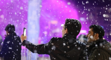 Aydınlılar yeni yıla kar yağışı eşliğinde giriyor. 