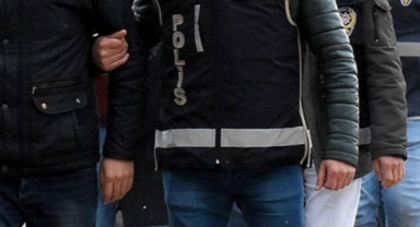 Bir genç evde tüfekle vurulmuş olarak ölü bulundu