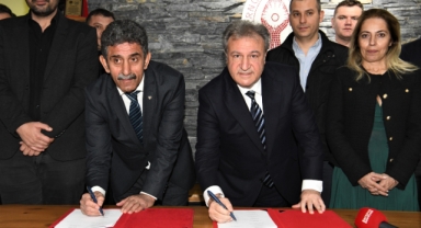 Bornova Belediyesi’nde tüm çalışanları sevindiren sözleşme