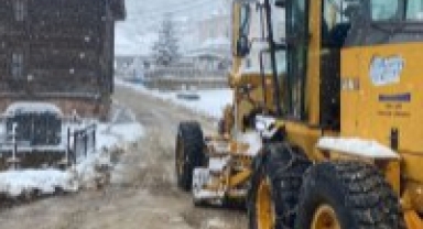 Bursa Büyükşehir Belediyesi Ulaşım Daire Başkanlığı ekipleri 56 mahallede kar mesaisi