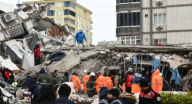 Deprem bölgesinde kış ayında yıkım isyan ettirdi