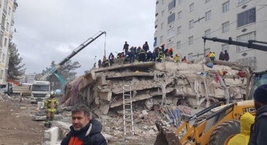 Depremde çöken apartmanın müteahhitten itiraf