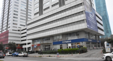 Ekmek parası için çıktıkları plaza sonları oldu