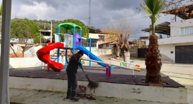 GERMENCİK BELEDİYESİ EKİPLERİ SAHADA YOĞUN ÇALIŞIYOR