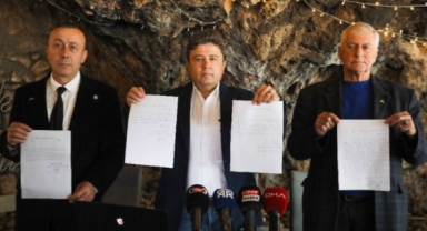 İYİ Parti'de 6 istifa