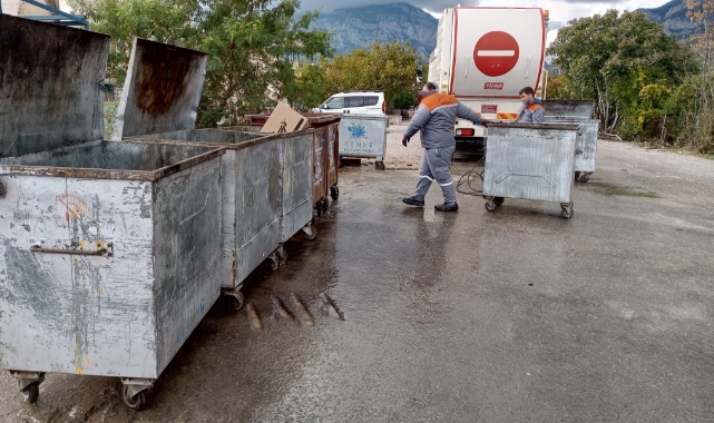 Kemer’de temizlik çalışmaları