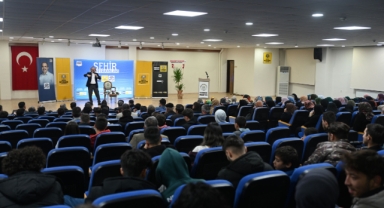 KONYA BÜYÜKŞEHİR BELEDİYESİ’NİN İLÇELERDEKİ ŞEHİR KONFERANSLARI DEVAM EDİYOR