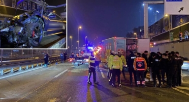 Lüks otomobil yol çalışması yapan kamyonete çarptı