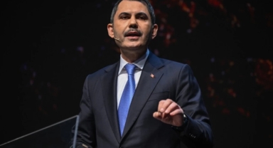 Murat Kurum elindeki son anketi paylaştı