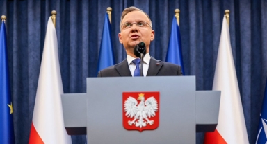 Polonya'da iktidar değişti ortalık karıştı