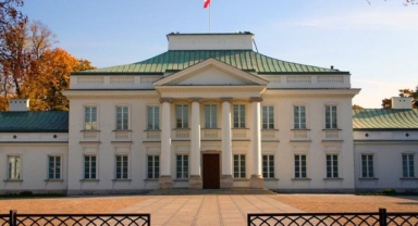 Polonya polisi Cumhurbaşkanlık Sarayını bastı