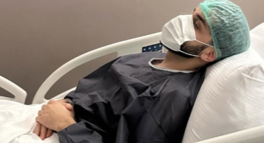 Ünlü şarkıcı bıçak altına yattı