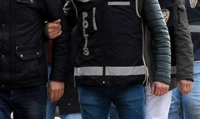 Uyuşturucuyu baharatla değiştiren polis ile iki avukat tutuklandı