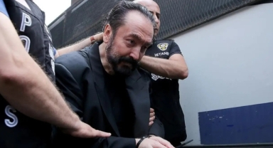Adnan Oktar'dan müritlerine gizli mesaj