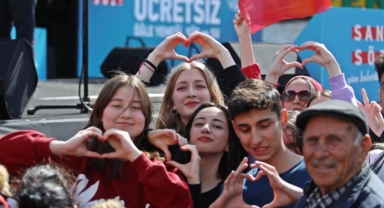 AKHİSAR BELEDİYE BAŞKANI DUTLULU 5 YILLIK MAAŞININ TAMAMINI ÖĞRENCİLERE BAĞIŞLADI