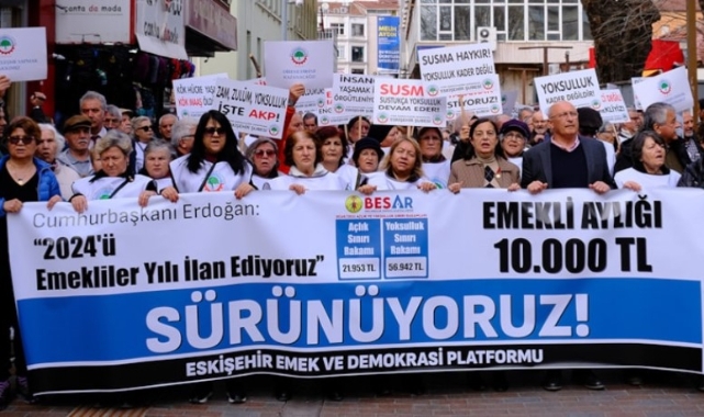 AKP binasına yürümek isteyen emeklilere polis engeli