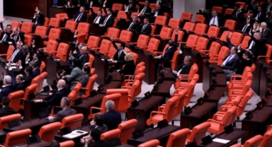 AKP çoğunluğu sağlayamadı, oturum kapandı