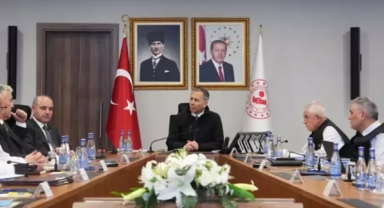 Bakan Yerlikaya'dan güvenlik toplantısı