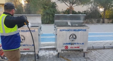 BURHANİYE'DE KONTEYNERLER YENİLENİYOR