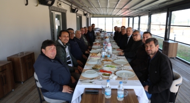 Çine Belediye Başkanı Mehmet Kıvrak, ilçede hizmet veren taksicileri kahvaltıda ağırladı.