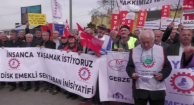 Emekliler taleplerini Kadıköy'den haykırdı