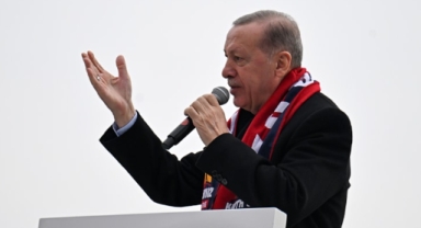 Erdoğan'dan deprem konutları savunması