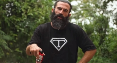 Eski şampiyon Turabi yarışmadan çekildi