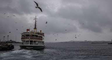 İstanbul'da vapur seferlerine fırtına engeli