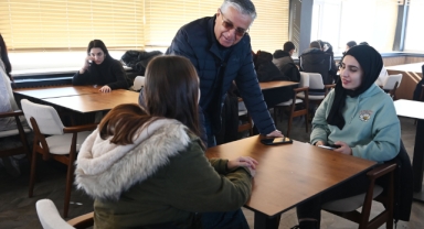 Kemer Belediye Başkanı Necati Topaloğlu’ndan öğrencilere zirvede motivasyon etkinliği