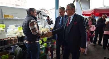 Kemer Belediye Başkanı Necati Topaloğlu’ndan pazar esnafına ziyaret 