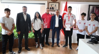 Kemer Belediyesi Kick Boks Takımı göz dolduruyor