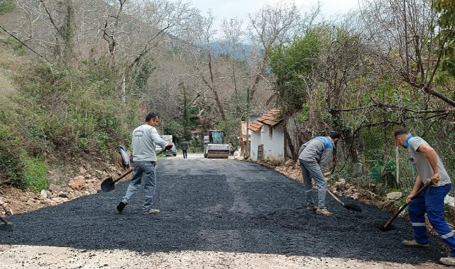 Kemer’de asfalt bakım ve reglaj çalışmaları