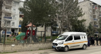 Komiser, polis olan eski eşini öldürdü