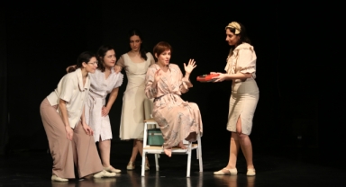 KÜÇÜKÇEKMECELİ 50 YETİŞKİN TİYATRO İLE BULUŞTU