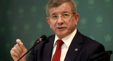 Partililerle birlikte seçim değerlendirmesi yaptı