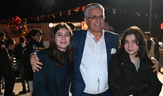 Rock grubu Kolpa Kemer'de konser verdi