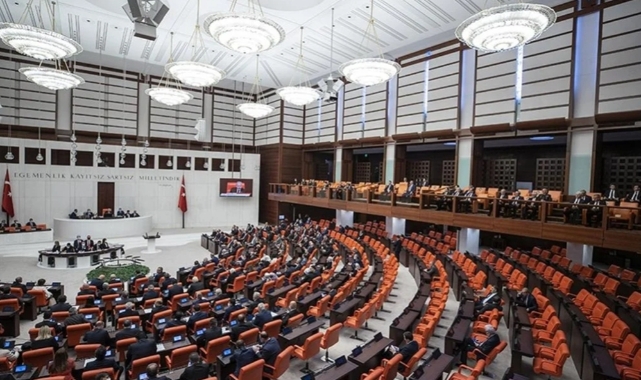 Sağlıkta sözleşmeli personel sayısı artıyor