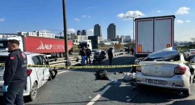 TIR'ın altında kalan aracın sürücüsü hayatını kaybetti