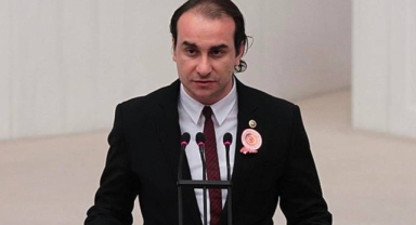 Türkeş'in oğlu MHP'li isimlere yüklendi