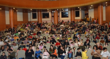 Yenişehir Belediyesi yarıyıl tatilinde 7 bin çocuğu tiyatroyla buluşturdu 