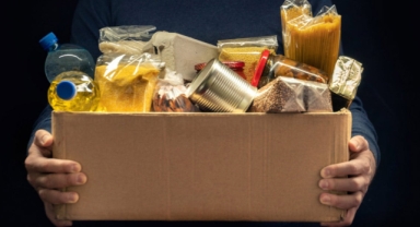 Yıllık enflasyon yüzde 300'ü aştı